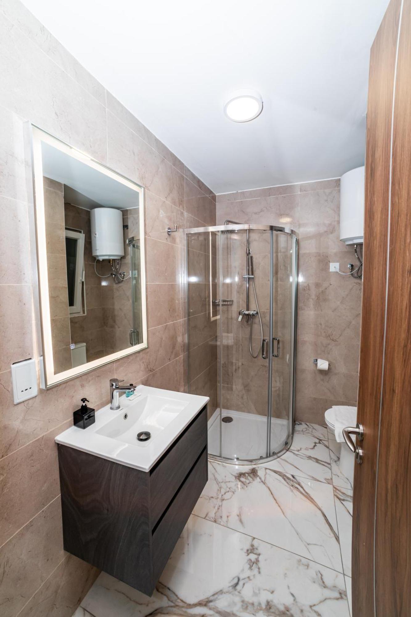 New, Stylish And Modern 1Br Apartment เซนต์พอลส์เบย์ ภายนอก รูปภาพ